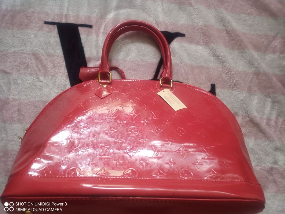 Чисто нова оригинална чанта louis vitton