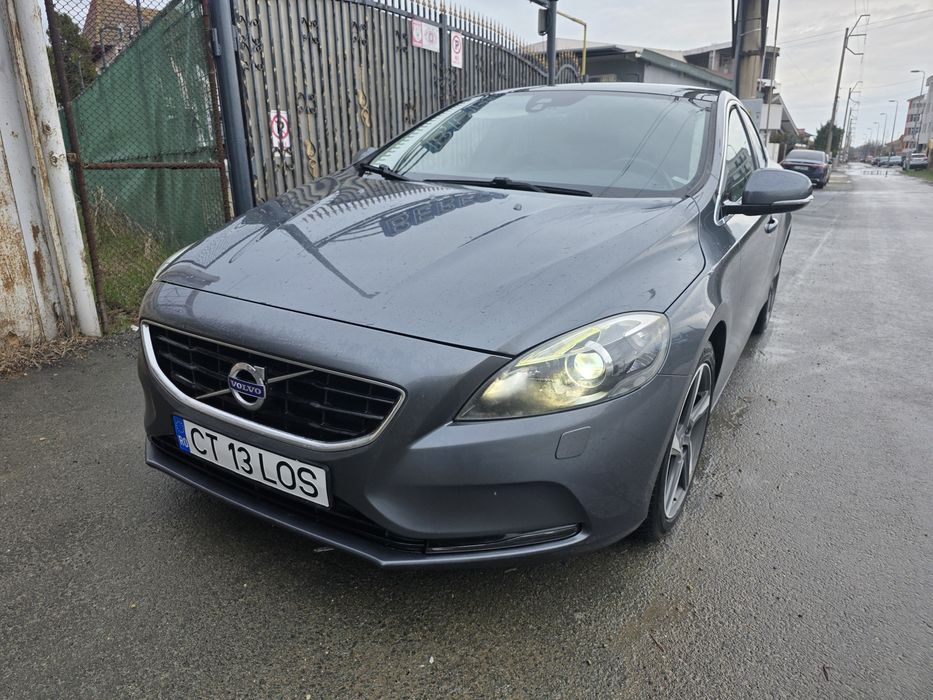 Volvo V40 D2 (2013), Panoramic, Piele, bord TFT  Navigație, 210k km.