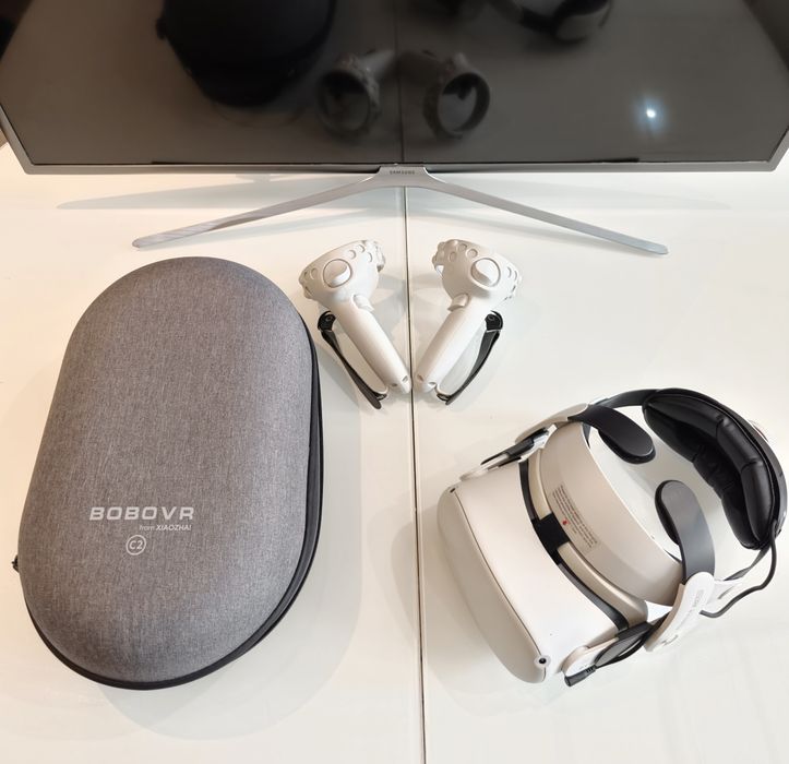 Meta Quest 2 128 Gb + Bobovr (накладка на голову с батареей + кейс C2)