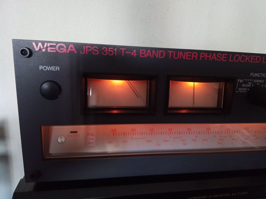 WEGA (Sony ) JPS 351 T 4 band  tuner-