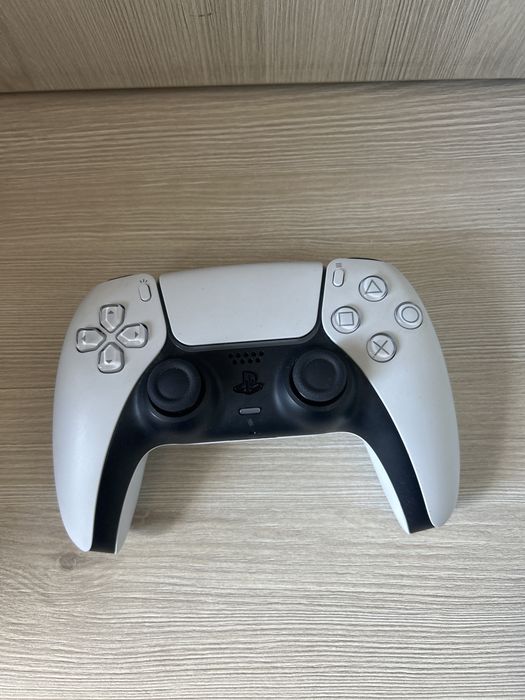 Ps 5 slim folosit de 3 luni