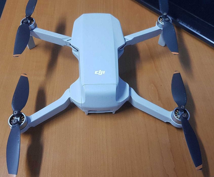 Drona DJI Mini4K folosita ocazional