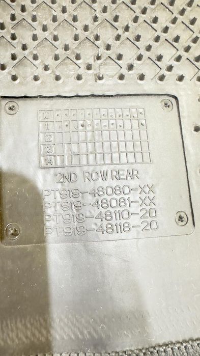 Продам коврики Toyota Highlander новые оригинал