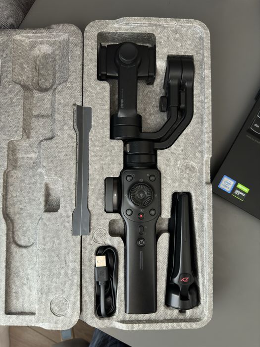 Zhiyun Smooth 4 — стабилизатор для смартфона