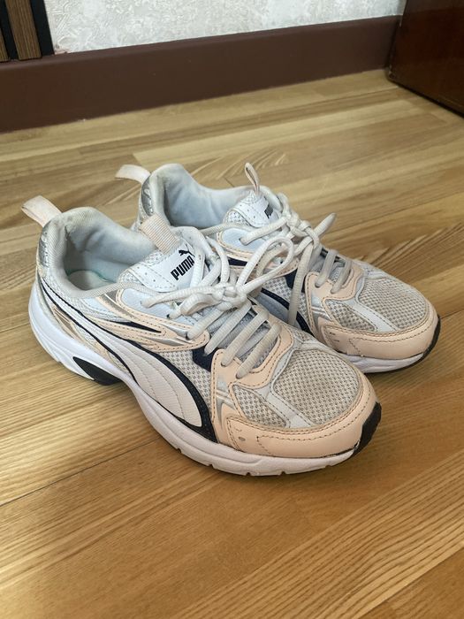 Продам кроссовки