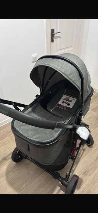 Коляска почти новая