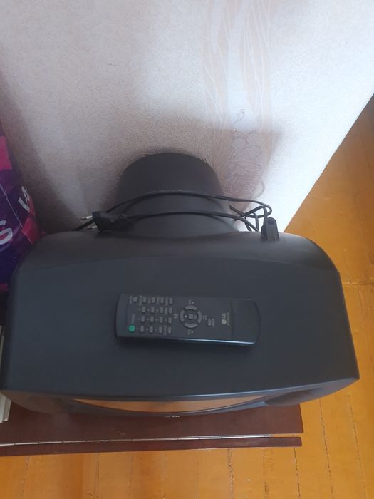 Телевизор LG  Model No CF-14f89