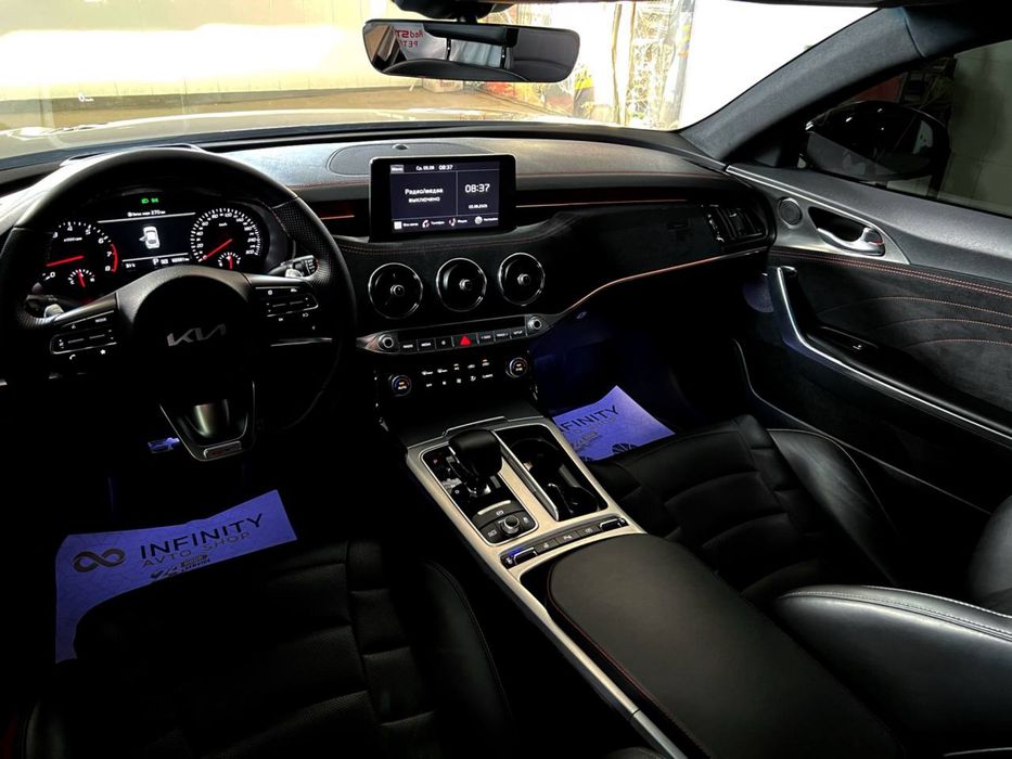 Kia stinger