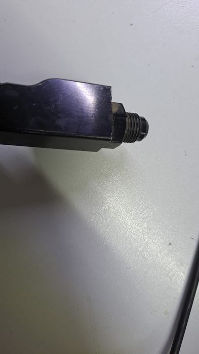 AEM Топливная рейка