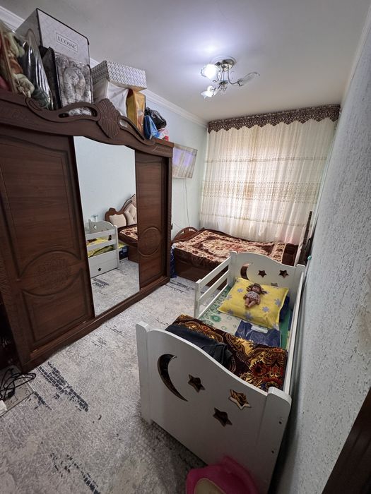 Чилонзор метро 100 метр 4-хона 3-этаж 93500$