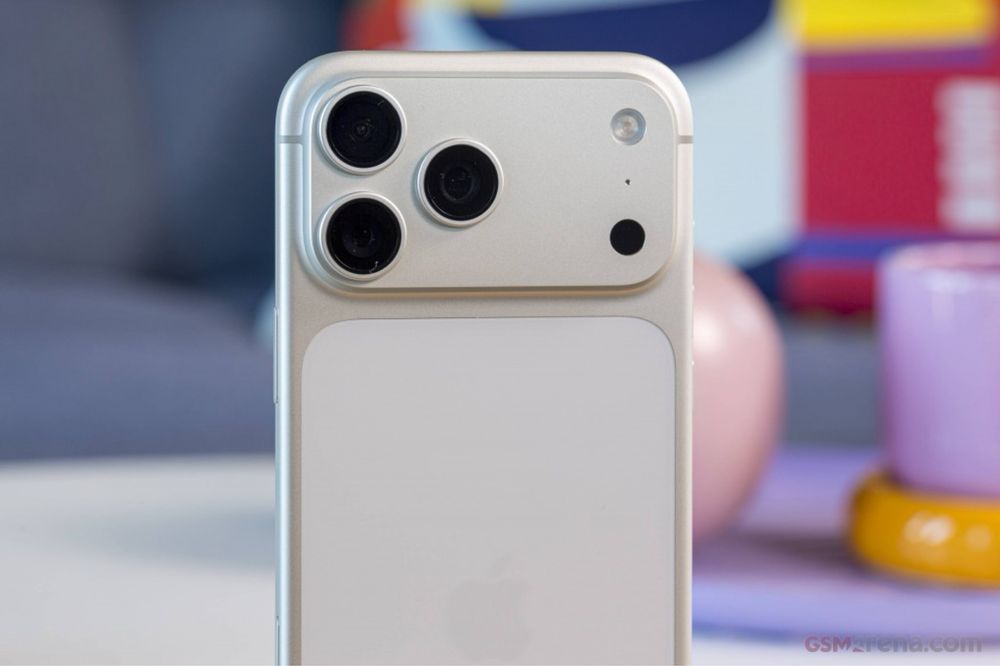 iPhone 17ProMax + Adapter + AirPodsPro 2