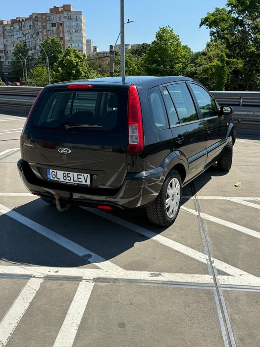 Vând Ford fusion