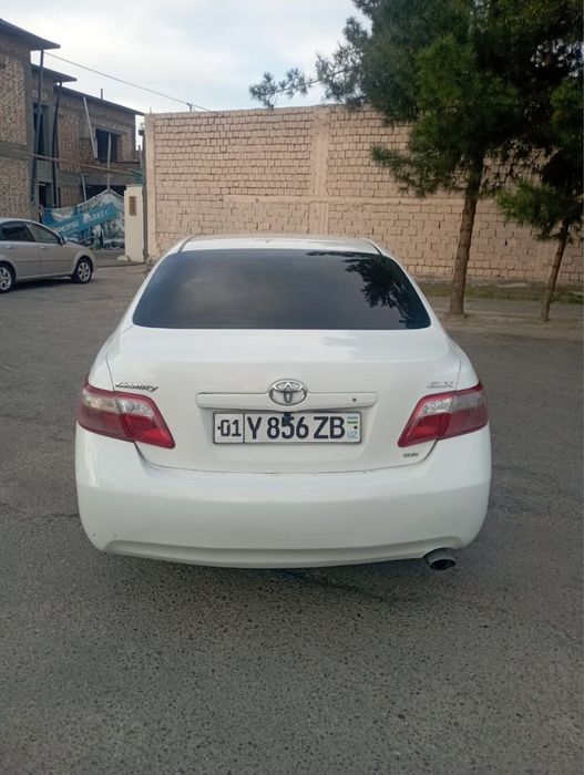 Toyota Camry 40tali sotiladi