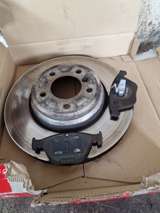 Bmw 335d спирачни дискове с накладки