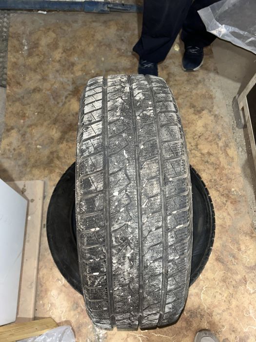 Зимние 2 шины 205/60R16