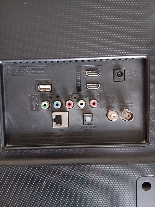 Vand televizor lg wi fi  pret 300 lei