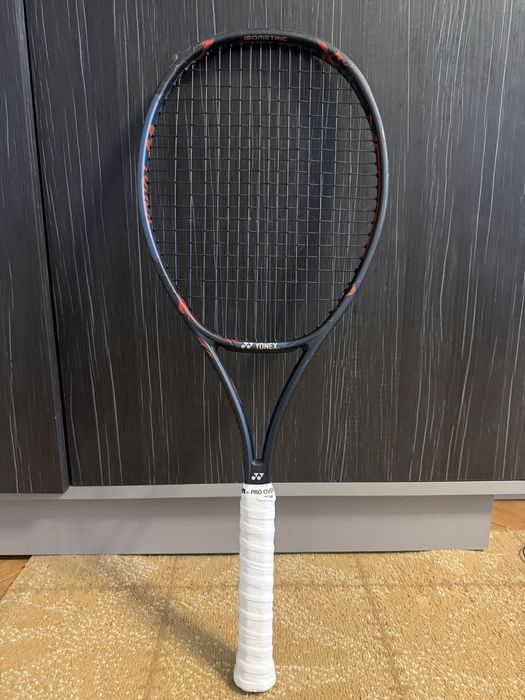 Racheta Yonex Vcore Pro 100 280g