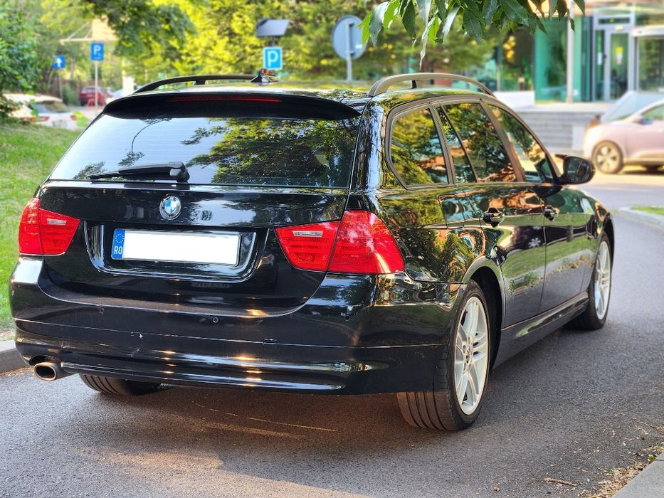 BMW 318d Touring • 2.0 Diesel 143 CP • Xenon Adaptive • Navi Mare • Încălzire Scaune
