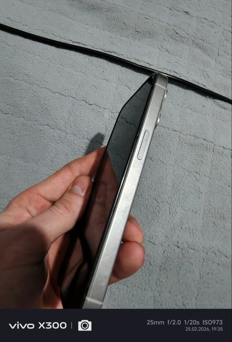 Iphone 15 pro продам б/у