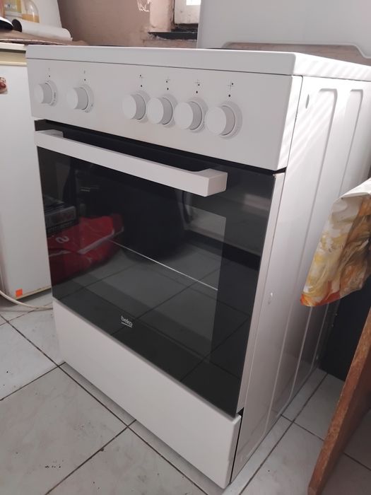 Продавам  готварска печка, Beko,