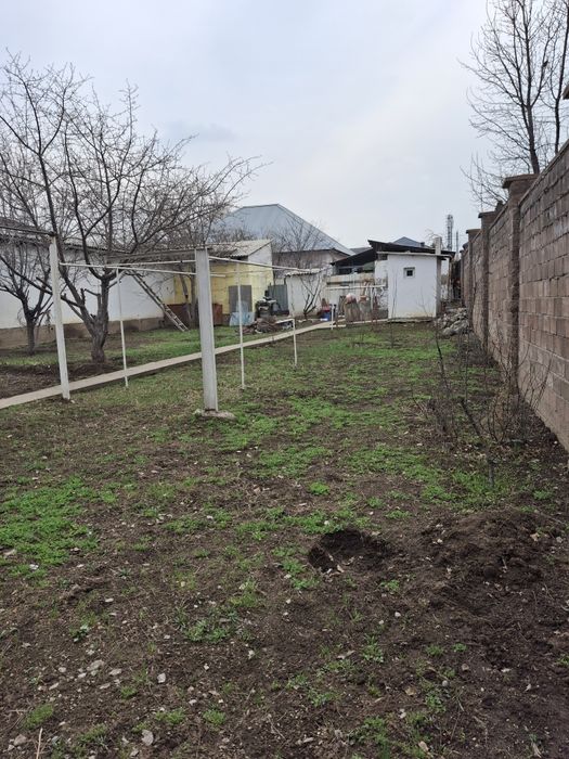 Дом продается, местоположение отличное.