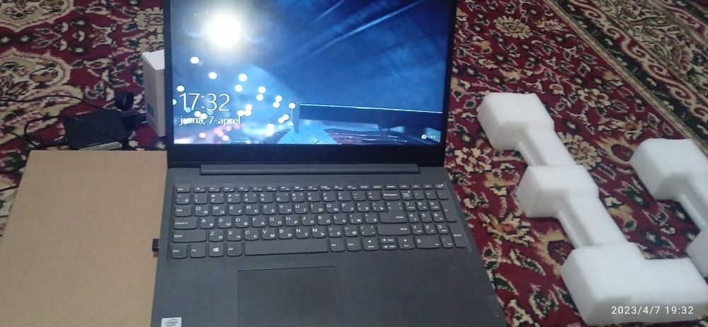 Lenovo V15 yangi
