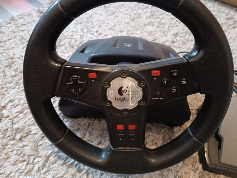 Volan Racing wheel  pedale și schimbător Logitech  pt PC laptop