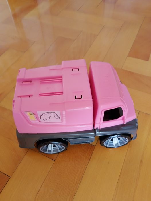 Mașinuță roz Lena