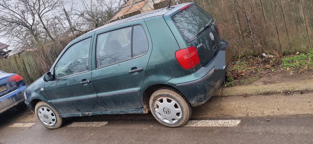 Vând  polo si logan