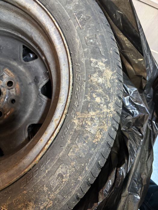 Продам комплект дисков с летней резиной