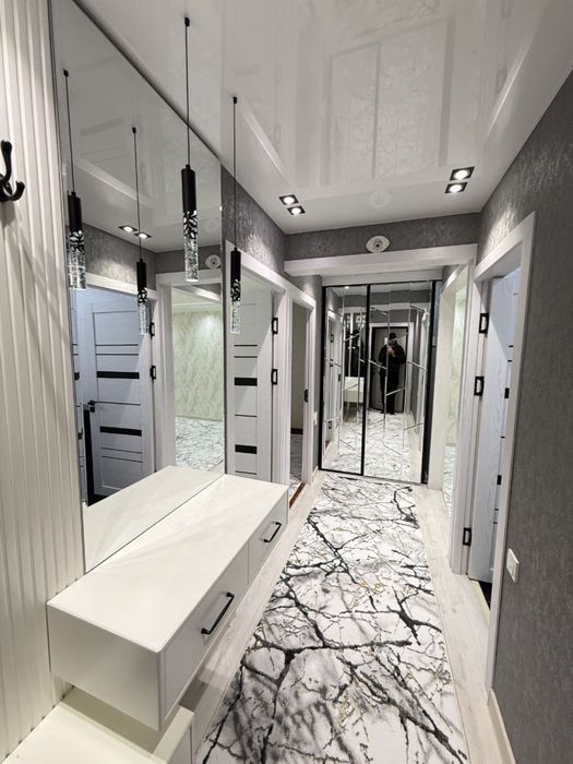 Ассалому Аллайкум Вокзал 3 хоналик квартира Сотилади евро ремонт килин