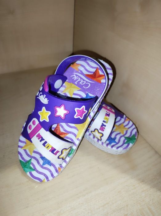 Продам детские сандалики