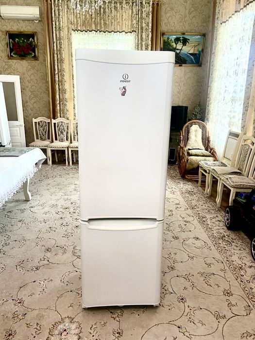 Продам холодильник Индезит рабочая 100%