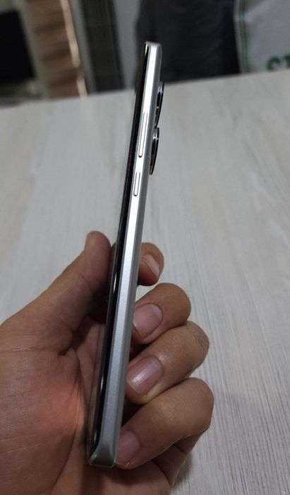 Realme GT 6T sotiladi