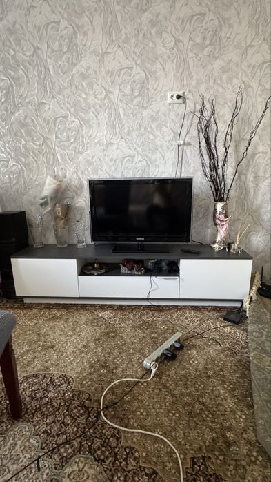 Продам тумбу под телевизор