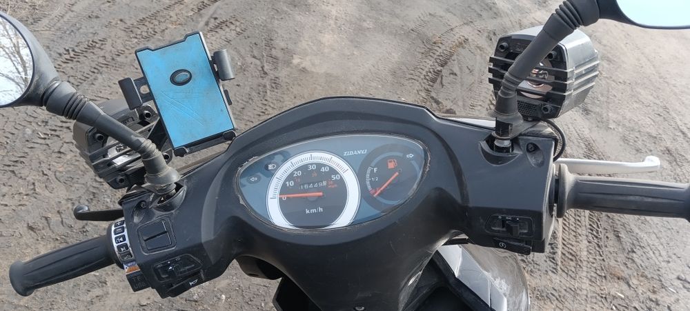 Продам м8 скутер