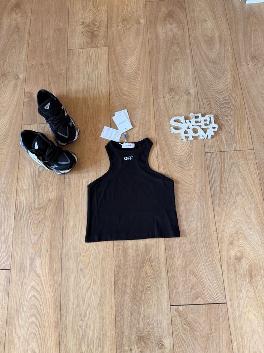 Суперефектен топ рипс Off white