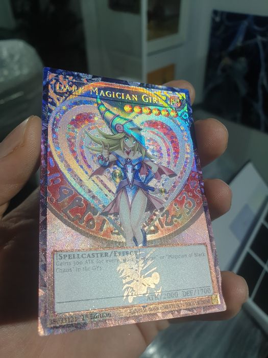 Carte Yugioh Dark Magician Girl