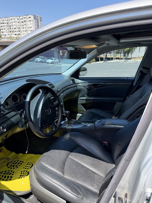 Mercedes-Benz E320 W211