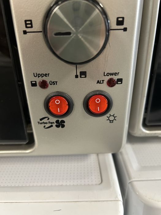 Готварска фурна ,  голяма фурна с вентилатор и осветление 60 литра