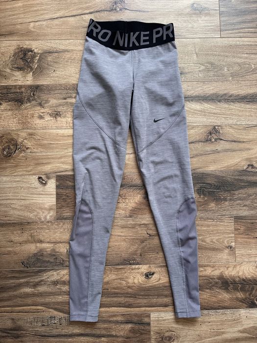 Дамски клин Nike pro