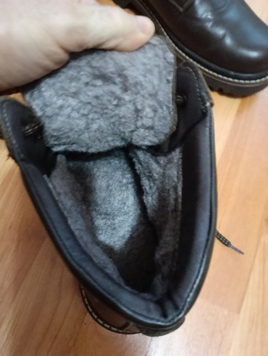 Ghete piele  în stare foarte bună