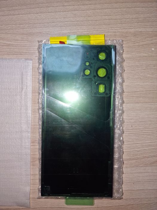Задняя крышка на Samsung S22Ultra