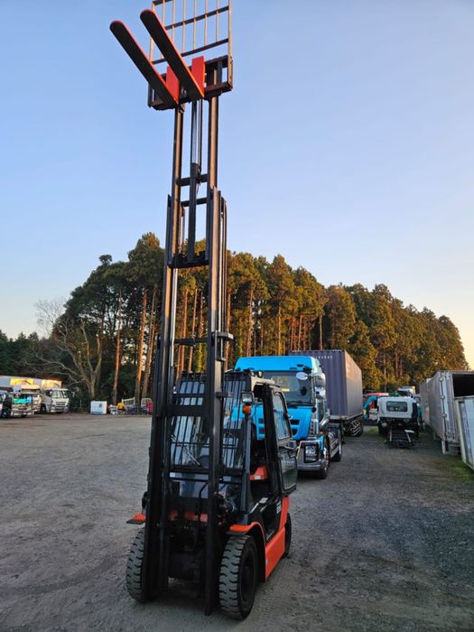 Вилочный погрузчик