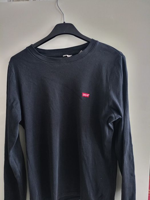 Vând bluza de corp Levis, produs de calitate superioara mărimea M.