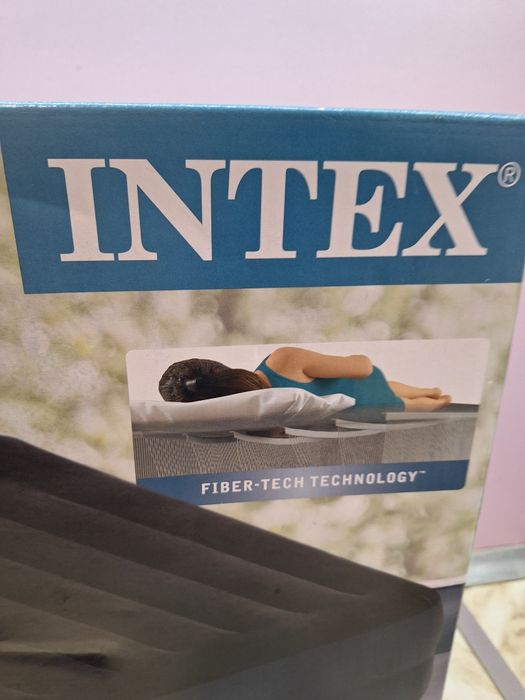 Надуваем матрак Intex