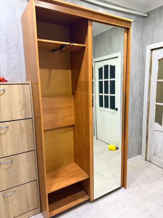 Продам прихожую