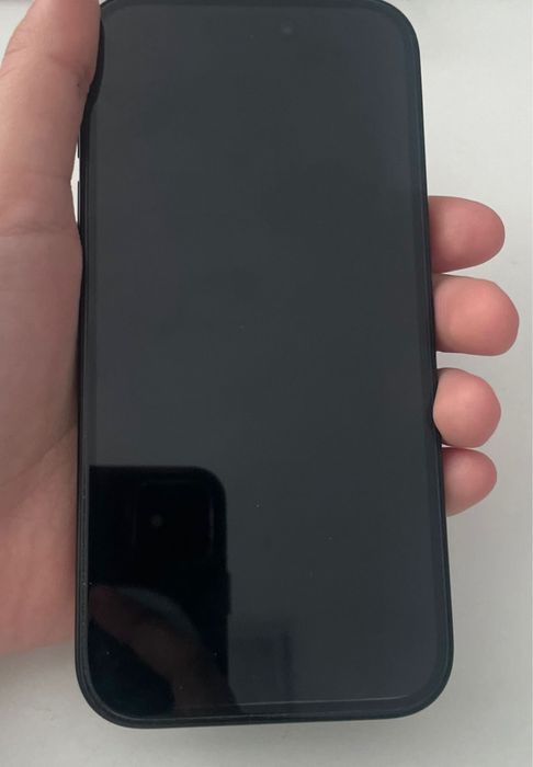 Айфон 15 в идеальном состояниий 100% акум