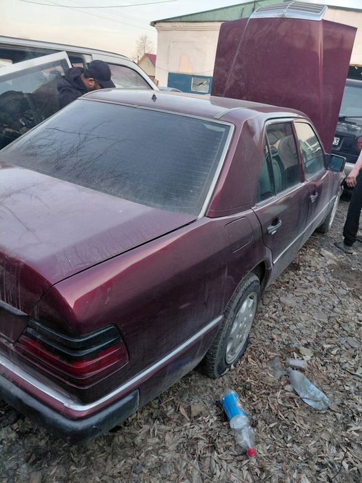 Продам 124 2.3 на январе с