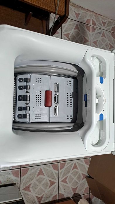 Vand masina de spalat rufe Electrolux cu incarcare verticala